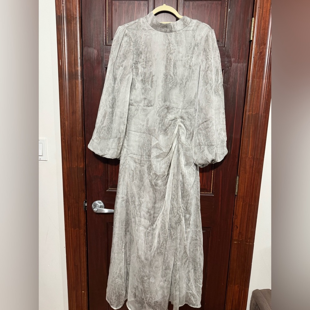 Elegant Gray Long Sleeve Dress